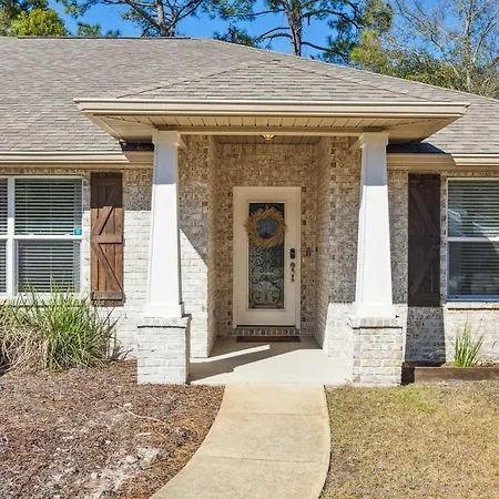 Emerald Coast Breeze Retreat Single-Level 4-Bedroom Beach Getaway